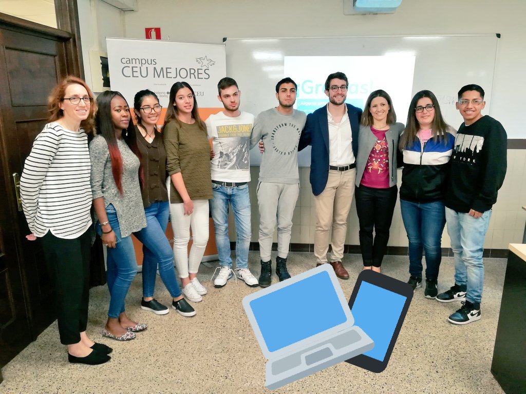 en_bookle's tweet photo. Jornada de Comunicación Digital y Tecnología #CEUMejores. Deseando repetir con estos crac en la sesión práctica #HelpingbyDoing https://t.co/IDmWPze9PD