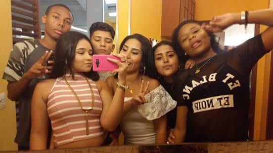 AnaBeat9840's tweet photo. Amo vocês ❤ https://t.co/Jo2PRkKNSC