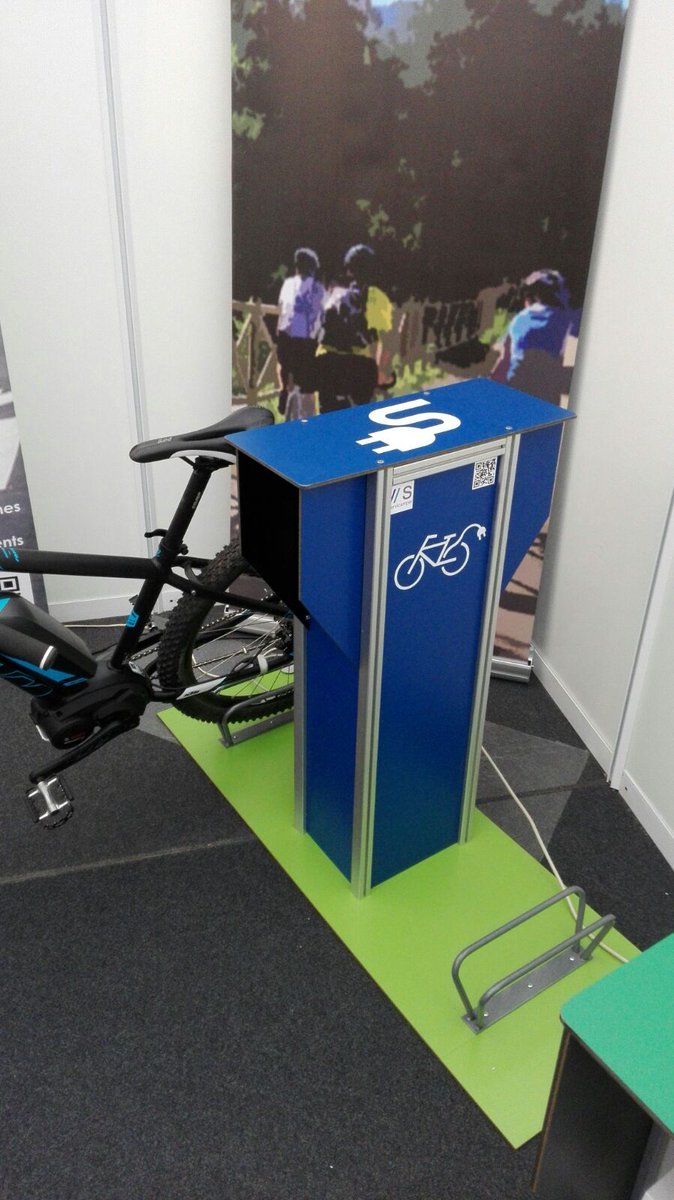 Servicamper's tweet photo. Al nostre estand de #Municipalia2017 de Fira Lleida podreu veure el nou born de serveis per carrega de bicicletes elèctriques https://t.co/CM8XT1bV7E