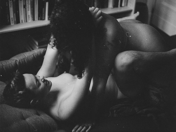 Lingering Berlin memories... 🖤@VonBettie (Pics: @blathh) https://t.co/RVyLgNY2Hi<a class="tags" href="/tag/vonbettie">@vonbettie</a><a href="/tag/caturday"class="tags"><span>#caturday</span></a>