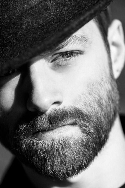 RichardRankinbe's tweet photo. Let's make today #BAD 😜
#BernardAppreciationDay 🔥🎉💕

#RichardRankin
#BestBearer
#Bernard
#BestBeard
#Scruff
#BernardJr 
#BeardParty https://t.co/rq79BolqqU