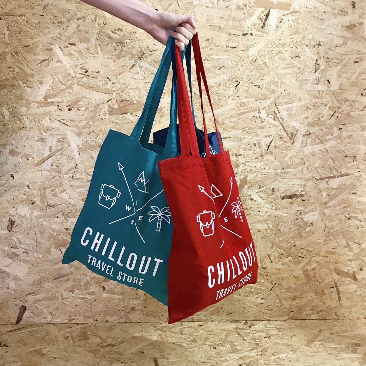 CustomMerchUK's tweet photo. Wanna promote your brand? Then you need totes! Get in touch for more info, just like ChilloutTravelStore in Oslo did #printing #merch #totes https://t.co/1anevp6Pcy