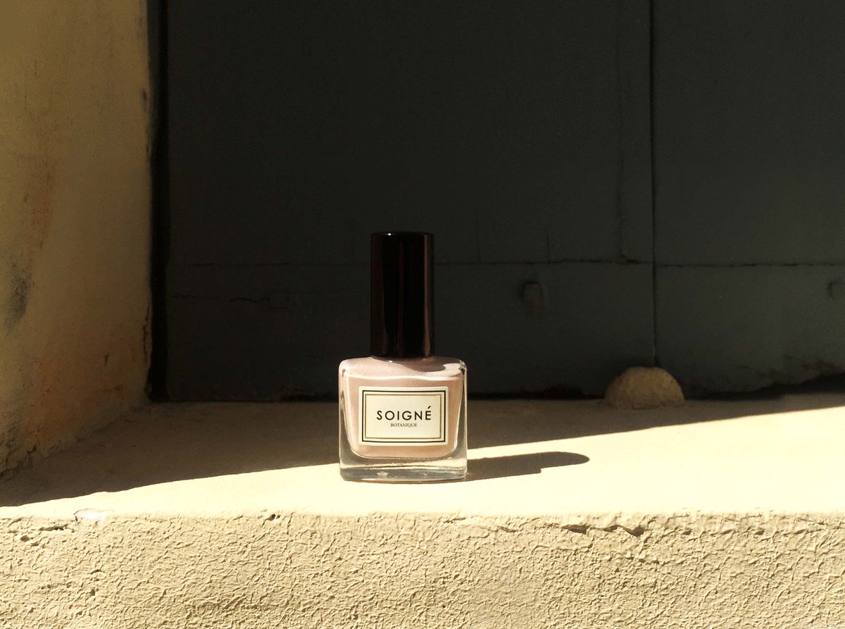 Don't wait for the weekend to be happy! We're offering 30% off your entire order from now until Sunday midnight. Enter the code '' IGD30 '' at the checkout.

#soigne #botanical #nailpolish #5free #nails #nailstagram #nailswag #lemiroir #bblogger #notd #ootd