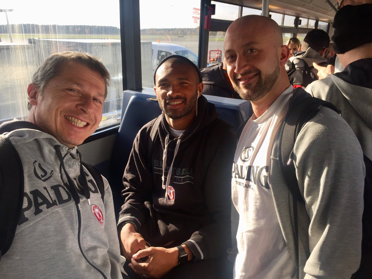 <a href="/sirlance03/">Lance Harris</a> Quand le soleil brille le sourire revient... et <a href="/maxoupac/">Maxime Pacquaut</a> ok j’admets c’était une vache non un taureau je pensais aux Bulls :-)