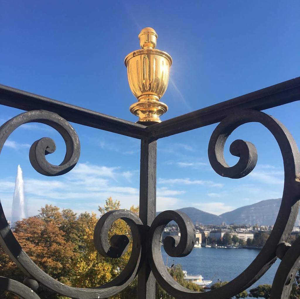 Le_Richemond's tweet photo. Falling in love with this unmissable view from our balcony. #inlovewithswitzerland #intheR #MYRichemond https://t.co/P1TcyKDqcP https://t.co/rrvMP42v4l