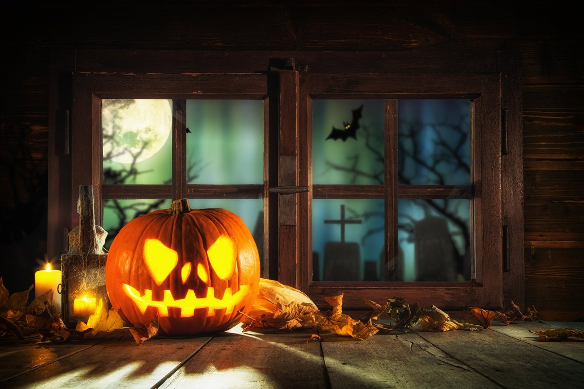 Lovell_UK's tweet photo. If you can't be bothered to carve a pumpkin, these top #Halloween decorating trends will be right up your Elm Street https://t.co/tsE3XxA2Dc https://t.co/iVXTQZ7Uml