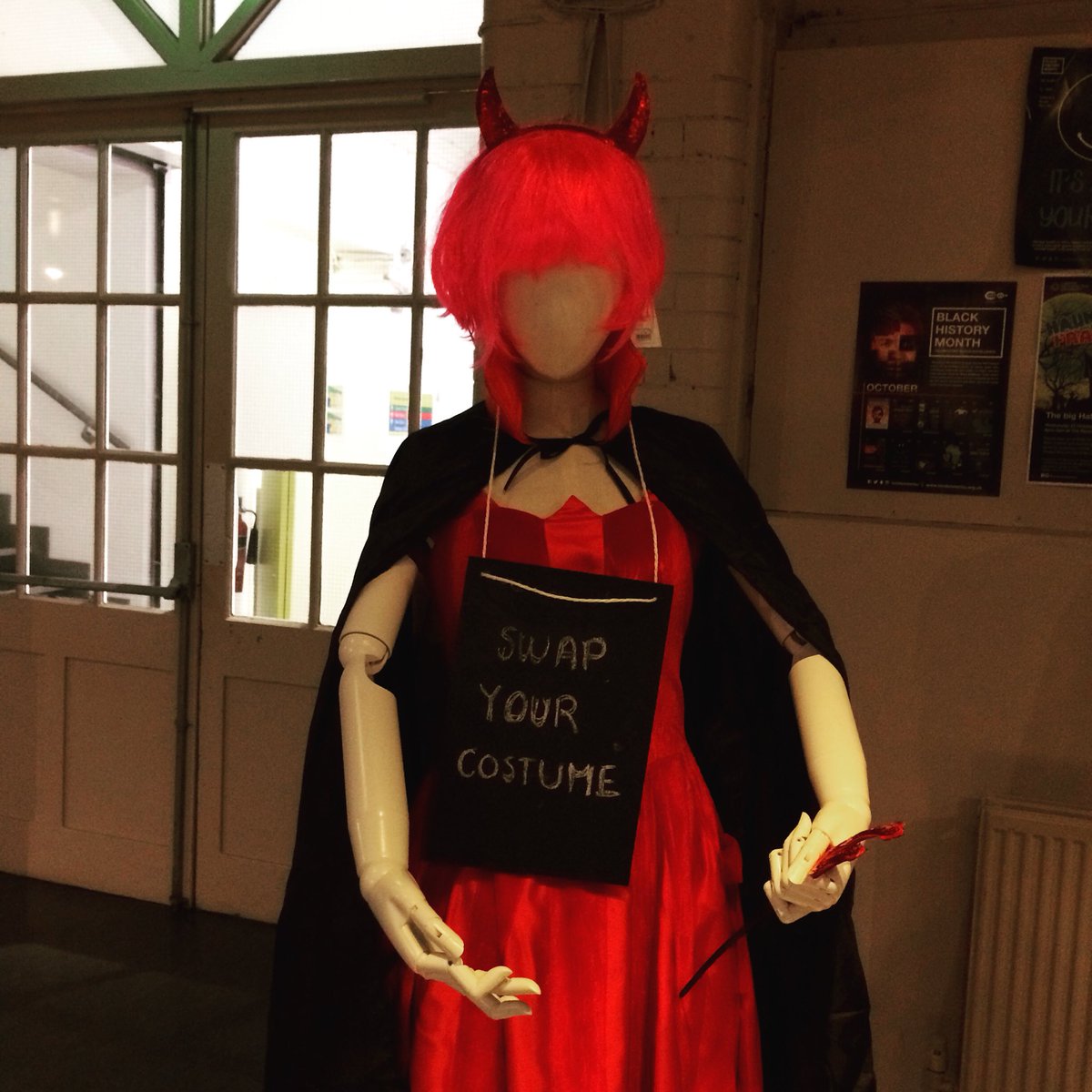 hubbubUK's tweet photo. Boo #students @LondonMetSU - swap or make a Halloween costume that wont spook the planet - we’re at #RocketBar until 4pm! #popup https://t.co/sq9Nand5F1