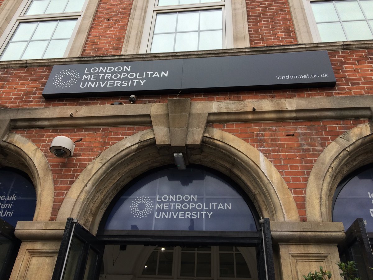 hubbubUK's tweet photo. Boo #students @LondonMetSU - swap or make a Halloween costume that wont spook the planet - we’re at #RocketBar until 4pm! #popup https://t.co/sq9Nand5F1