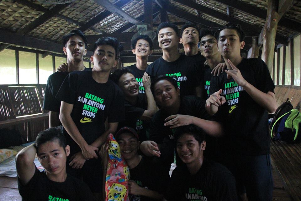rexruthalindayu's tweet photo. #teambuilding2017 https://t.co/Sfny3msRsQ