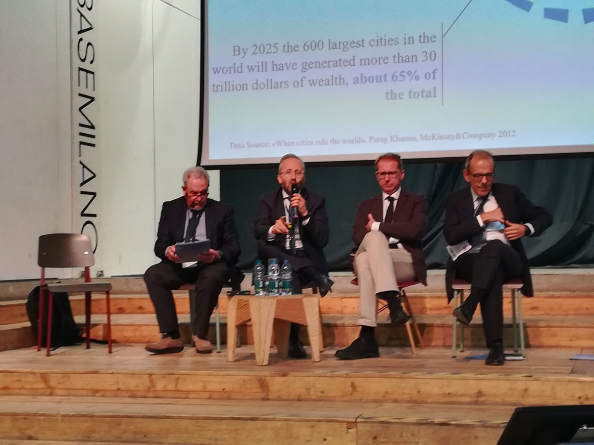piegiuliano's tweet photo. #marcomoretti @A2ASmartCity a #icitylab2017 Porta Romana @ComuneMI  @CitiesSharing  è già operativa @Italtel @Exprivia_Italy https://t.co/aEmxgJydL3