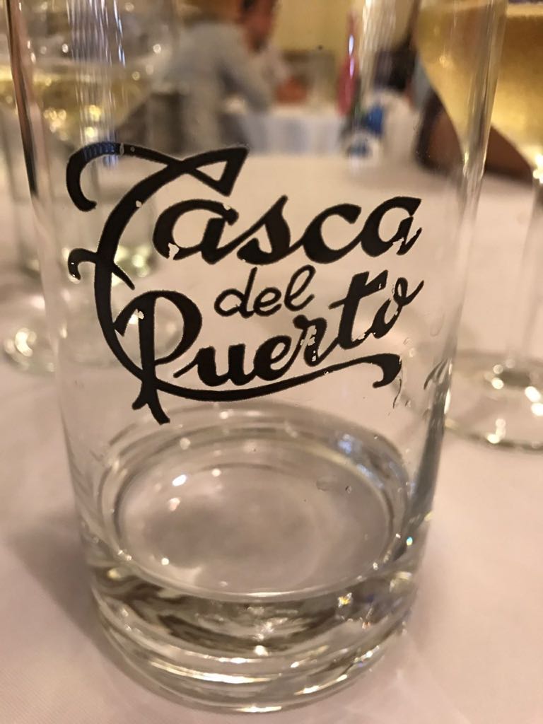 OSUMARSA's tweet photo. Hoy viajamos a la #TascaDelPuerto, donde un grupo de amigos han disfrutado de un arroz a banda de uno de nuestros clientes 🔝 ¡Nos encanta!😀 https://t.co/gUii368TKc