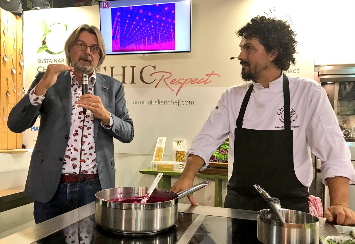 lacuocagalante's tweet photo. Ora ad @HostMilano si parla di innovazione e sostenibilità con @koppertcress #heatcollecting #solarcollectors #Holland #chicrespect https://t.co/JQg1YfusRQ
