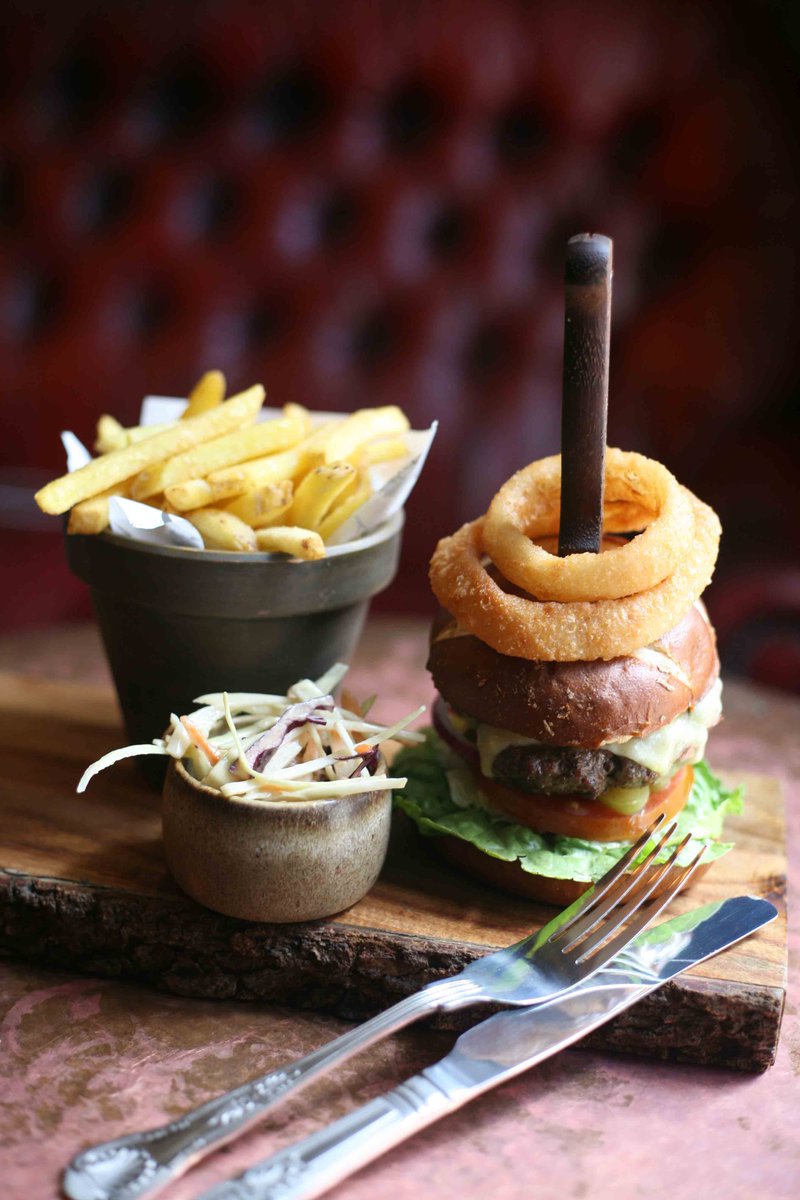 CuriousTavern's tweet photo. Happy burger day!😍 2.4.1 all day! We couldn't think of a better way to spend our lunch break👌🏻 #CuriousFood https://t.co/c2T1nO3Xld