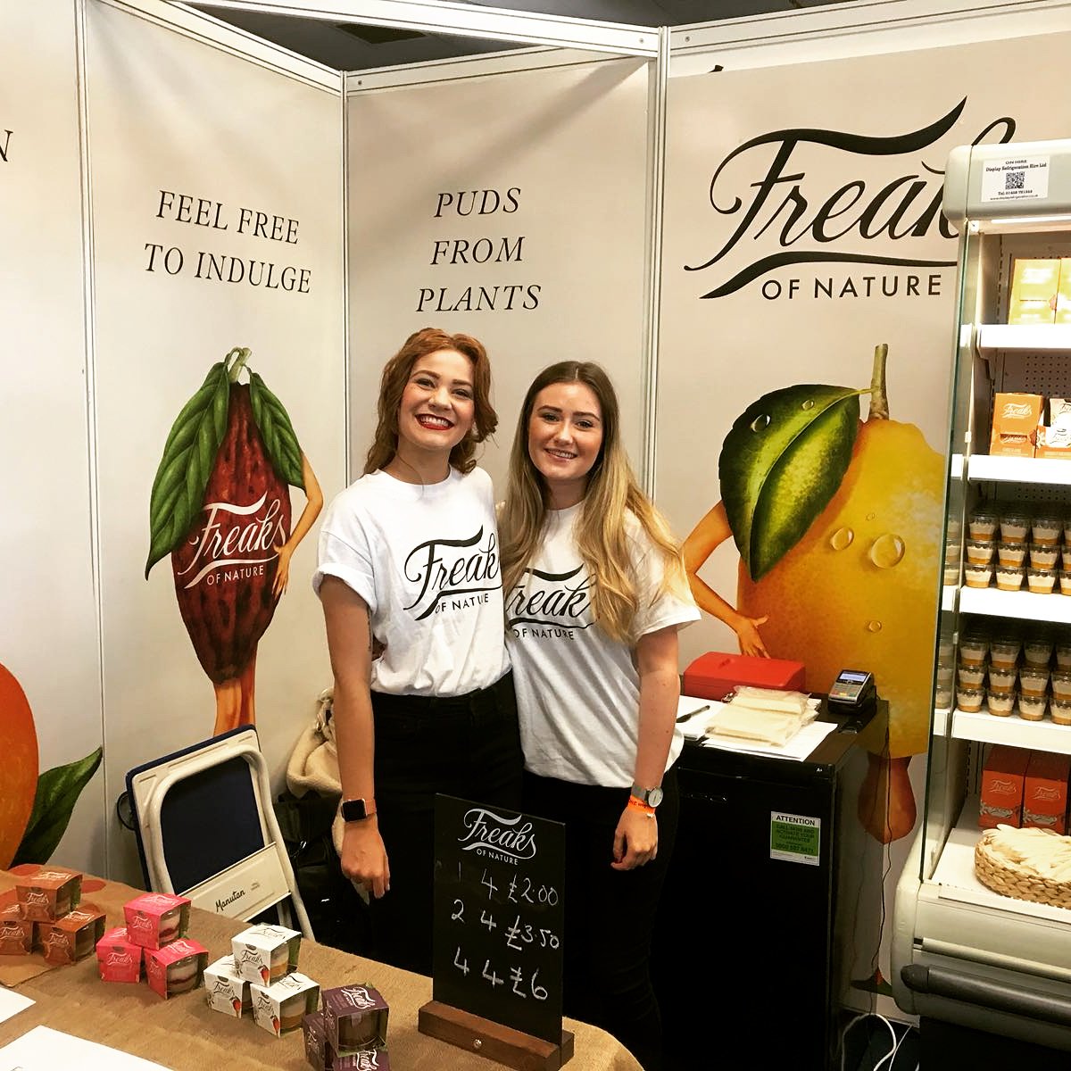 ThePromoDolls's tweet photo. More amazing feedback for our very treasured staff! Sampling deliciously healthy puds to eager consumers! @VegfestUK #promostaff #exhibition https://t.co/6XnL9KHF07