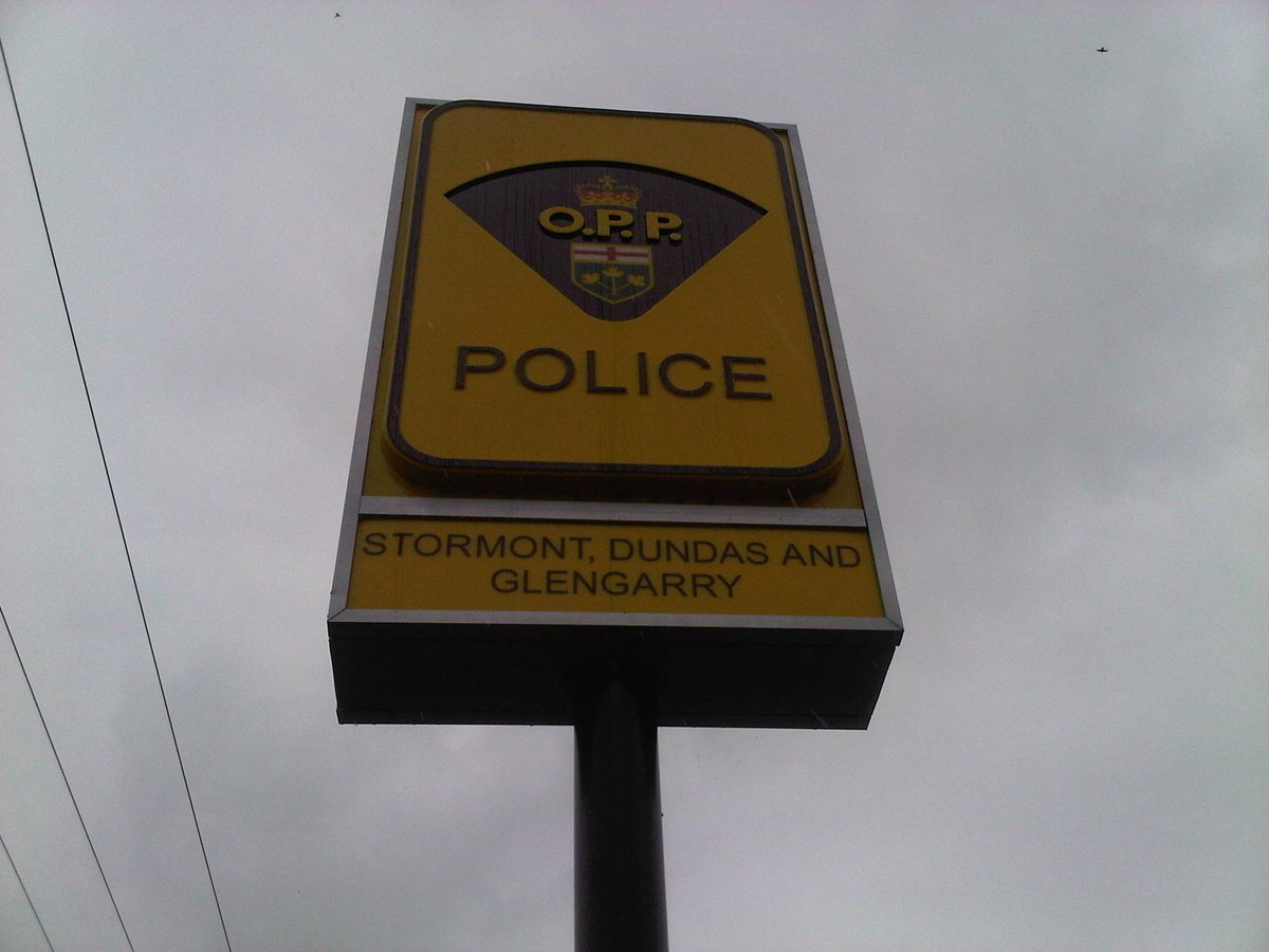 Driver dies in Highway 401 rollover at Cornwall bit.ly/2ivkEv0 #CornwallON #Highway401 #fatal #rollover https://t.co/yBorq5SHW2