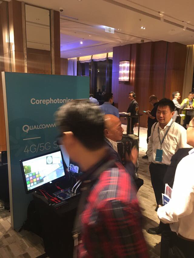 Corephotonics's tweet image. Demonstrating Falcon Camera, The World’s  Slimmest  Zoom Dual Camera, at Qualcomm summit
tinyurl.com/ycqcx2k7
#dualcamera 
#mobilecamera