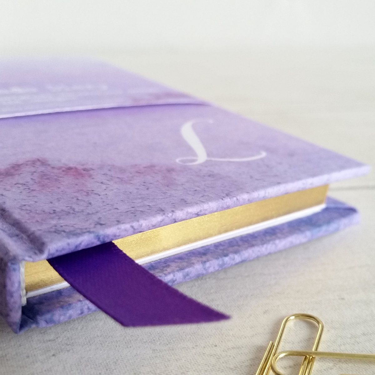 OpheliaDesigns's tweet photo. Get organised with my #watercolourwash #personalised #handmade #diaries, available in 8 shades, 2 sizes https://t.co/o9vaSwrgqH #agenda2018 https://t.co/Ni9dpGkN4p