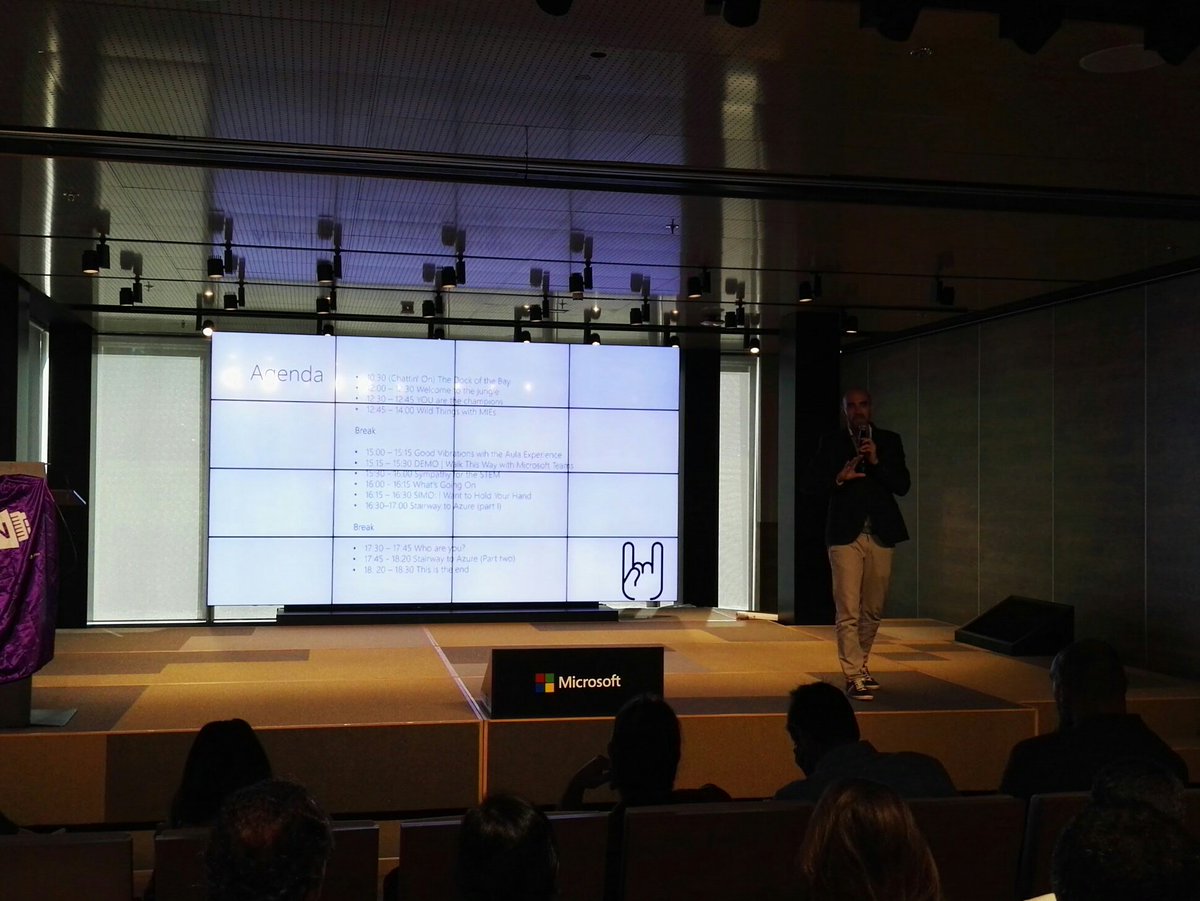 JEV_6's tweet photo. Empezando una fantástica jornada con @ovibarcelo #EscuadronMIE17 #MicrosoftE @Glb_Learning https://t.co/llwDAkUP7O