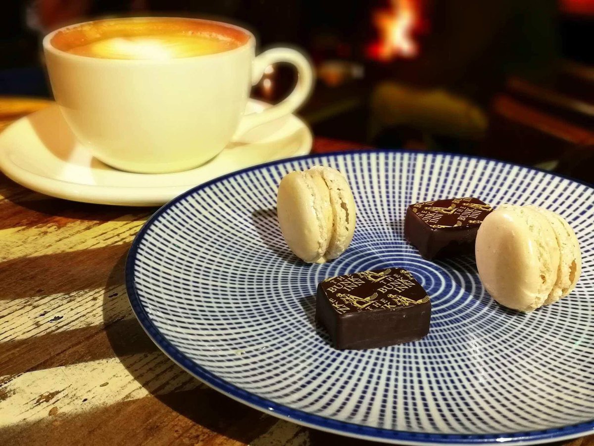 BunkCurridge's tweet photo. Fancy a little treat with your coffee? Try our delicious petit fours! #coffee #treats #fireside #autumn #publife https://t.co/Jix18a23RZ