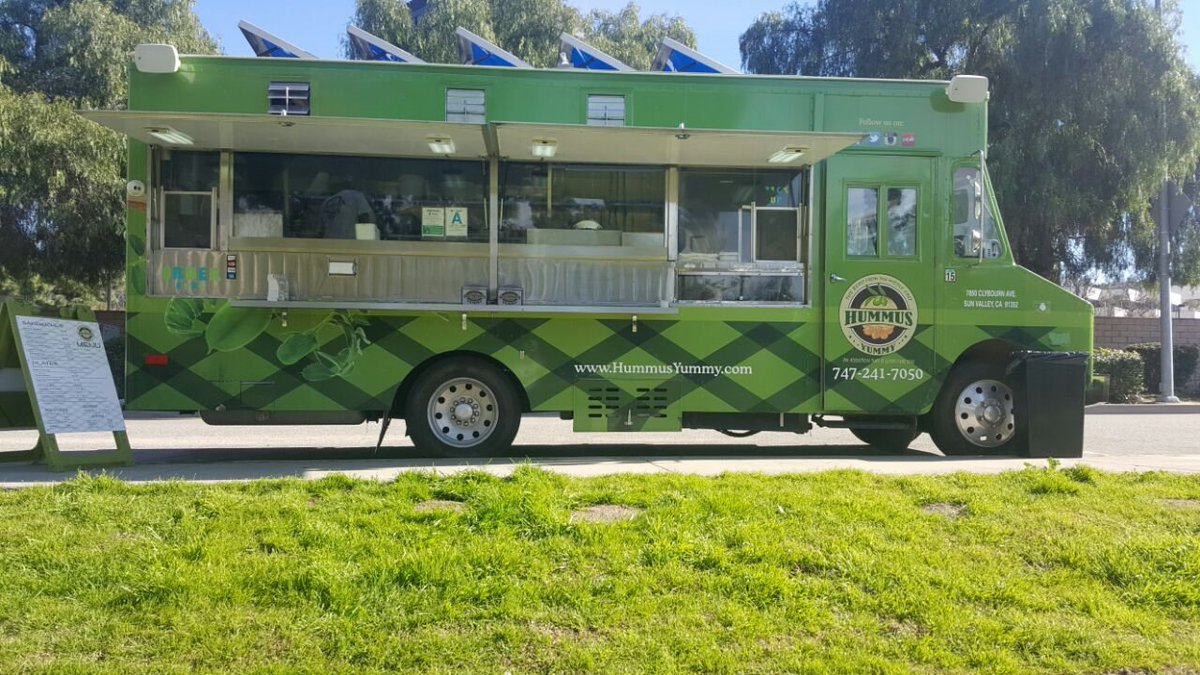 HummusYummy's tweet photo. #BackInAction 2DAY @HummusYummy 1600 Ventura Blvd ENCINO. Come ,grab some #Hummus 11AM-3PM C U There! #OnliineOrders @bistro_planet https://t.co/RB35MegD9Z