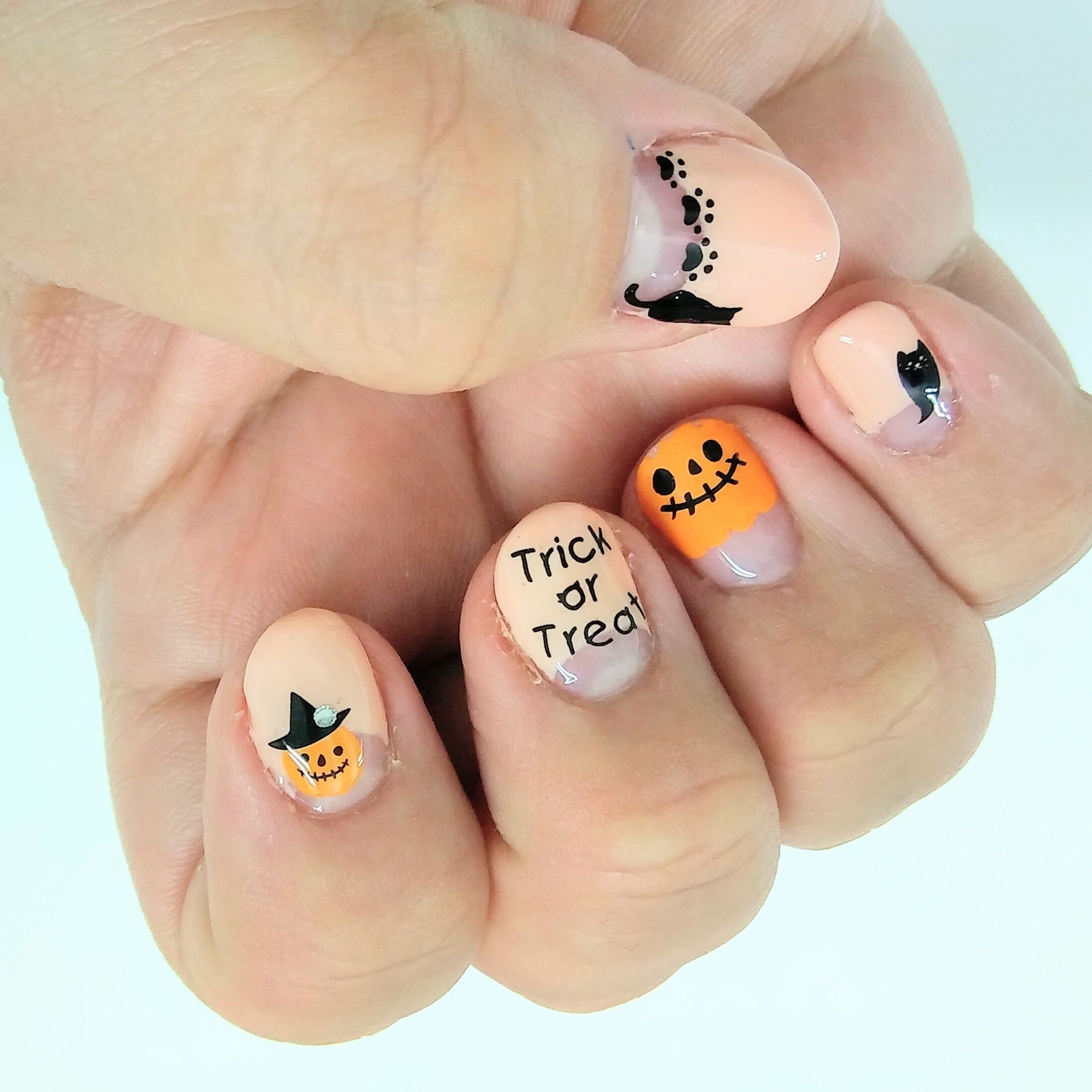 なの W ネイル更新 ハロウィン仕様 セルフネイル ハロウィンネイル 黒猫 ジャック オー ランタン Bynaillabo セリア T Co Cbuqg7yysz Twitter