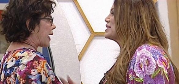 Claudia78P's tweet photo. #GrandeFratelloVip2 di tagadà, colpi di scena e vecchi bauli https://t.co/1hbM2k3NkY @GrandeFratello @social_mediaset @ilaryblasi https://t.co/Jj3vZkNje2