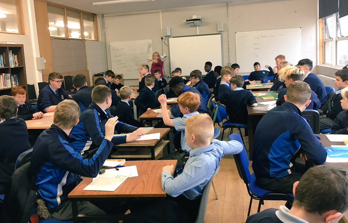 CalmastWIT's tweet photo. We're back again to learn about #MultipleSclerosis @mountsion_cbs @MountSionPS #PairedScience #STEMreach @sanofi @JohnHalligan @scienceirel https://t.co/guwcyN3XB7
