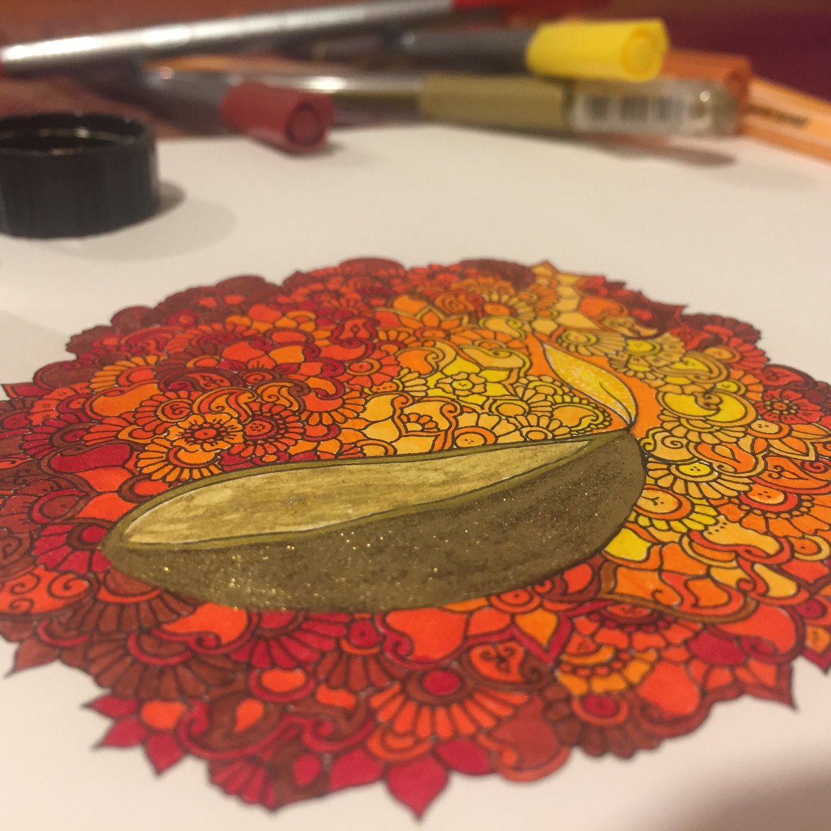 avitakaurs's tweet photo. Hi! I'm Avi, an East African illustrator/doodler based in the UK. Pattern, colour and intricacy! #SouthAsianArtists #DrawingWhileDesi https://t.co/bDmgHZQq08