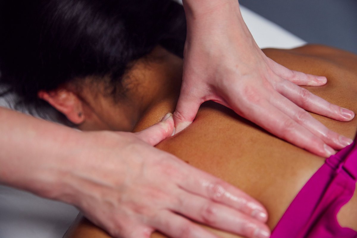 exec_physio's tweet photo. We now offer physio at the weekend! #Saturdayphysio #PhysioWeekend #EmergencyPhysio #OutofhoursPhysio #LondonPhysio https://t.co/DkY1HF9Ghw