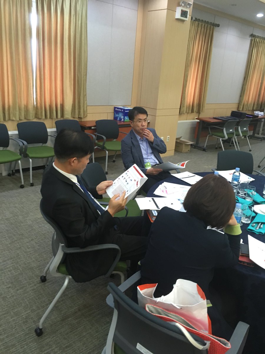 SpiroMCEDC's tweet photo. @think_moco @ceomoco we’re pitching Montgomery County for investment to Daejeon businesses https://t.co/A6xBFdvTqK