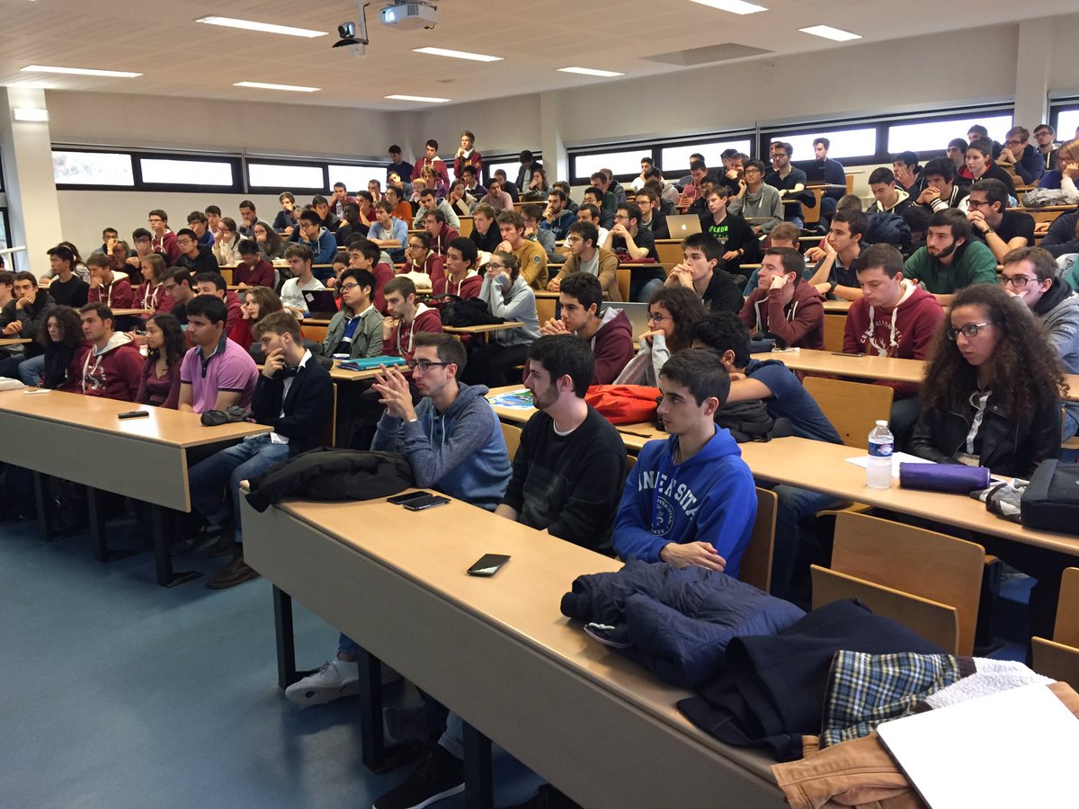 EnactusCS's tweet photo. Présentation de la Digital Tech Year @centralesupelec Les étudiants sont là ! @ParisDigitalLab https://t.co/LGR2eNq4wI