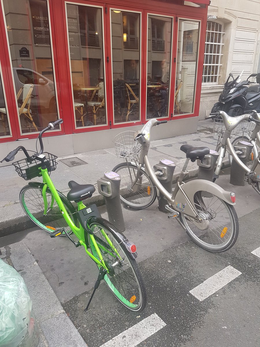 esetruk's tweet photo. Vélos en "free floating" @GoBeeBikeFR vs les bornes @Velib : un changement de paradigme pour les services de partage de vélo #paris #bike https://t.co/lcI8qiE4qu