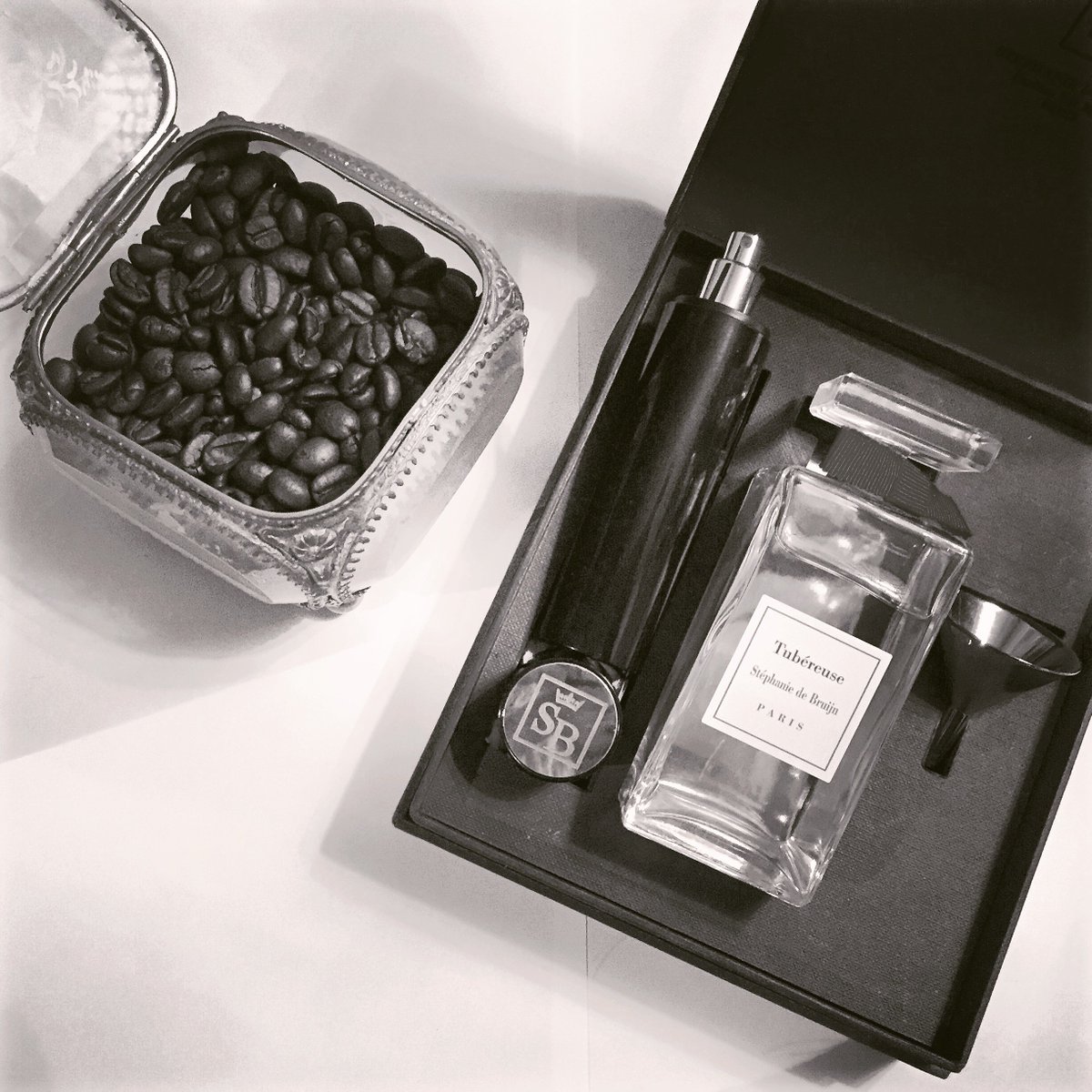 Tubéreuse, our soliflore full of elegance, mystery and seduction, loved by actresses for it reflects a strong personality #luxe #perfume
