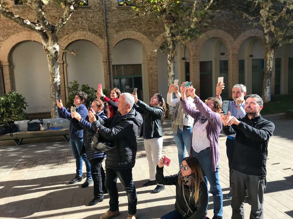 CCSolsones's tweet image. Avui practiquem instagram al curs #xarxessocialssolsones al @CCSolsones amb @Lluis_Serra @IDFOformacion