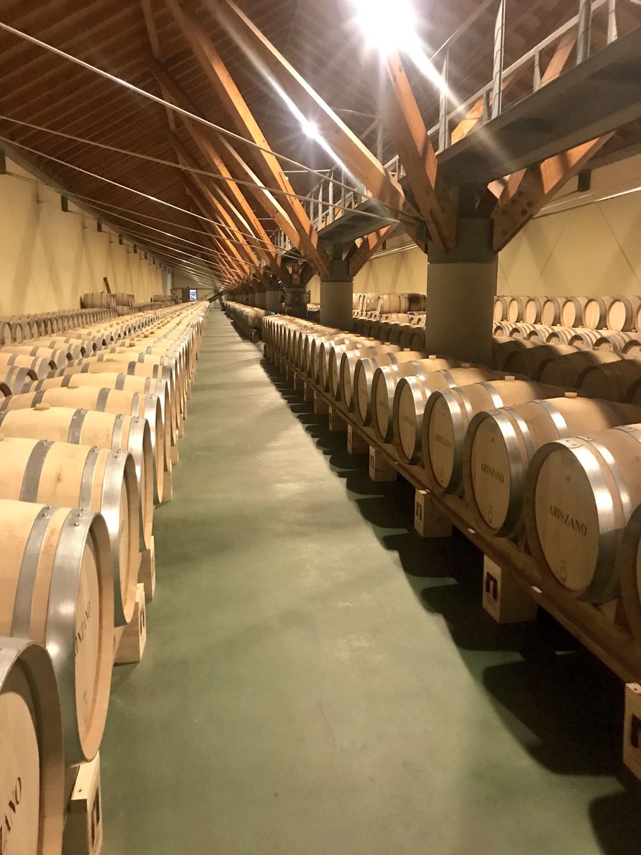 littlebedwyn's tweet photo. Some seriously good wine @pagodearinzano in 🇬🇧 with @cellartrends x Chivite now has new investment and class wine guru Manuel Louzafa https://t.co/61u7MHYDHl