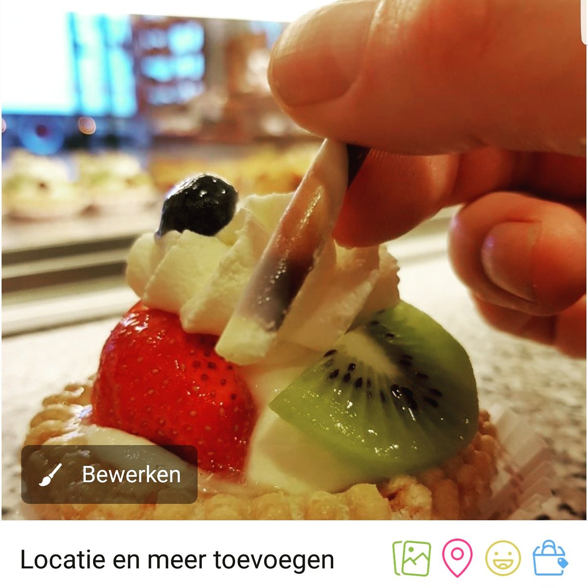 Bakkerij de Vries zoekt 
Banketbakker/ Patissier 
beschik je over de diploma's 
Mail naar info@bakkerijdevries.nl