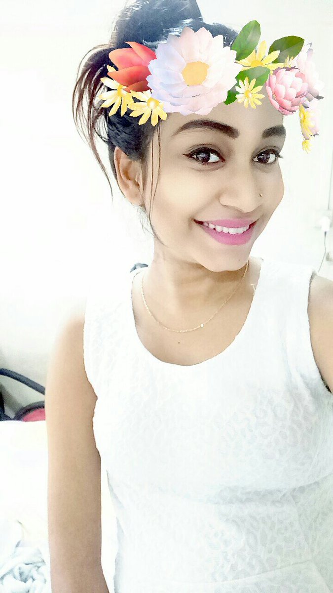 EswariSegaran's tweet photo. ✨
#snapchatfilters #tuesday #glowingmorenowdays #fattycheeks https://t.co/u6Cm3T2Qjs
