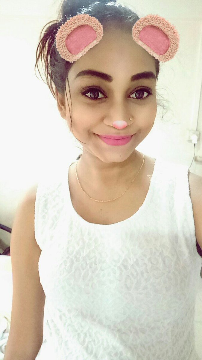 EswariSegaran's tweet photo. ✨
#snapchatfilters #tuesday #glowingmorenowdays #fattycheeks https://t.co/u6Cm3T2Qjs