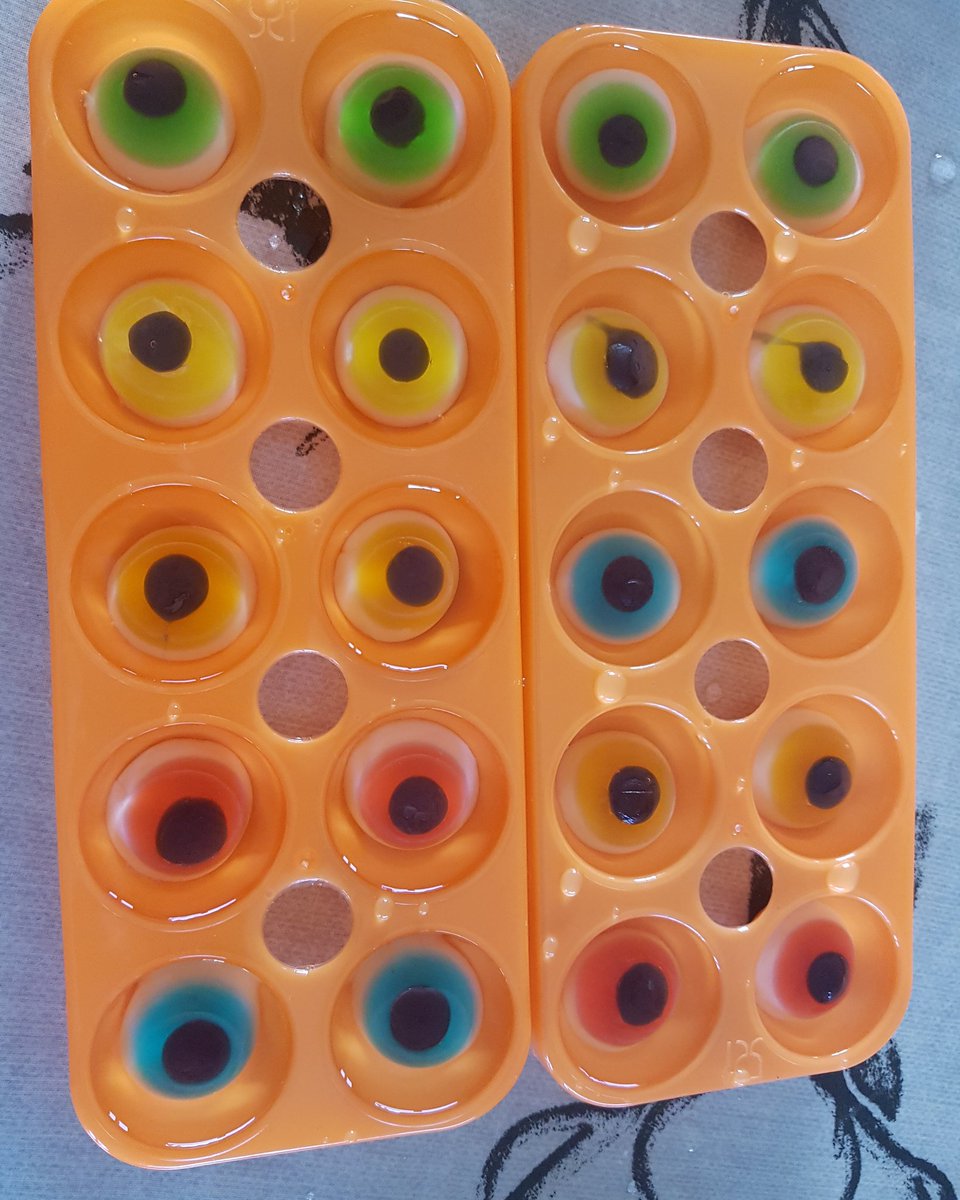 suzanne1245's tweet photo. #ICUBES👀 READY TO FREEZE 😀😀 https://t.co/lOdqGaRvQ2