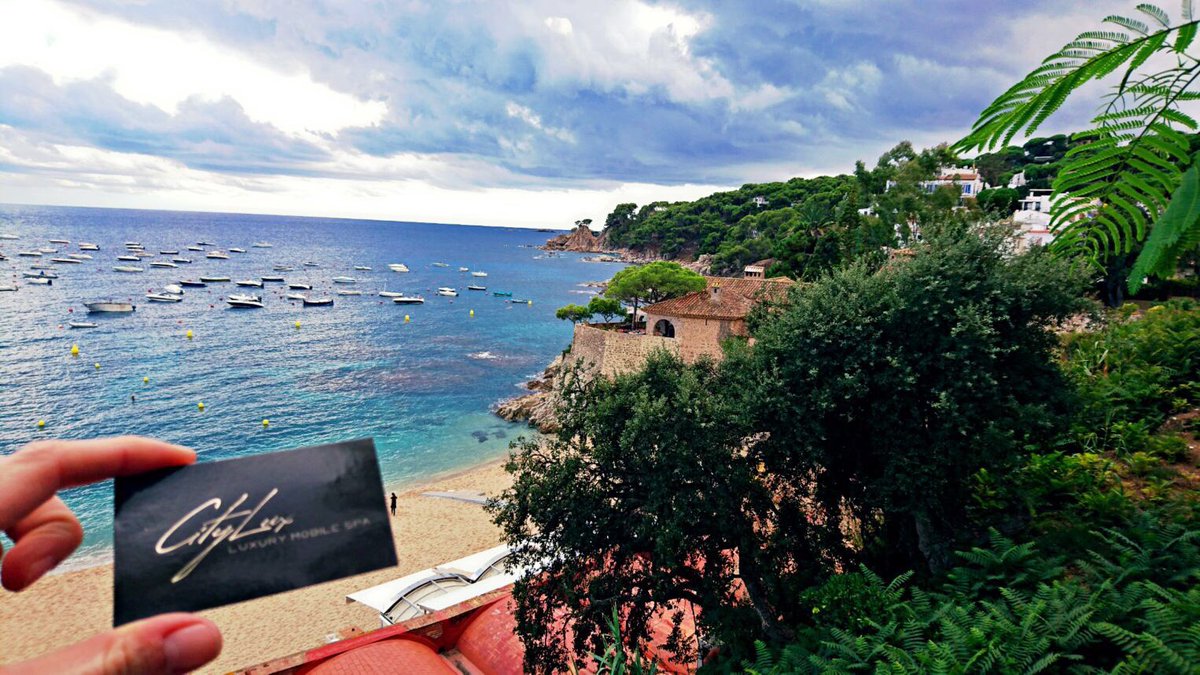 cityluxmassage's tweet photo. CityLux spotted at around the world! Thank you so much for all the pictures!
#citylux #spottedat https://t.co/7EkSwBNfAF