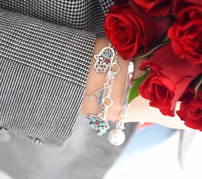 THOMASSABO_ES's tweet photo. ¿Estás buscando regalos significativos? ¡Mirad nuestros nuevos charms! Como los que lleva @lovidovi_ana❤️
https://t.co/PWJP93UPpy
#Jewellery https://t.co/xtmzTWPWTj