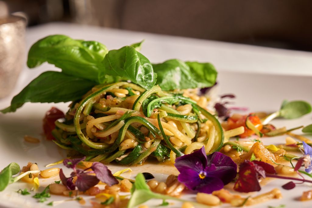 lasalabanus's tweet photo. Did you know we offer a brand new Green Menu for #vegans and #vegetarians? #lasalabanus #marbella #greenmenu #healthy https://t.co/Dguhlx0GXk
