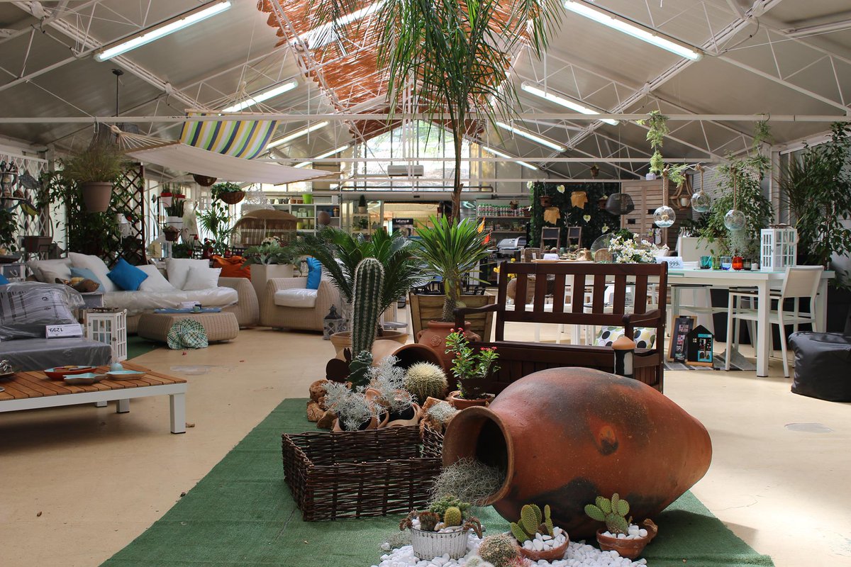 Locali ristrutturati, piante storiche e arredi d'interno ed esterno, #GittoGarden torna a fiorire. #palermo #vivaio #gardenpalermo