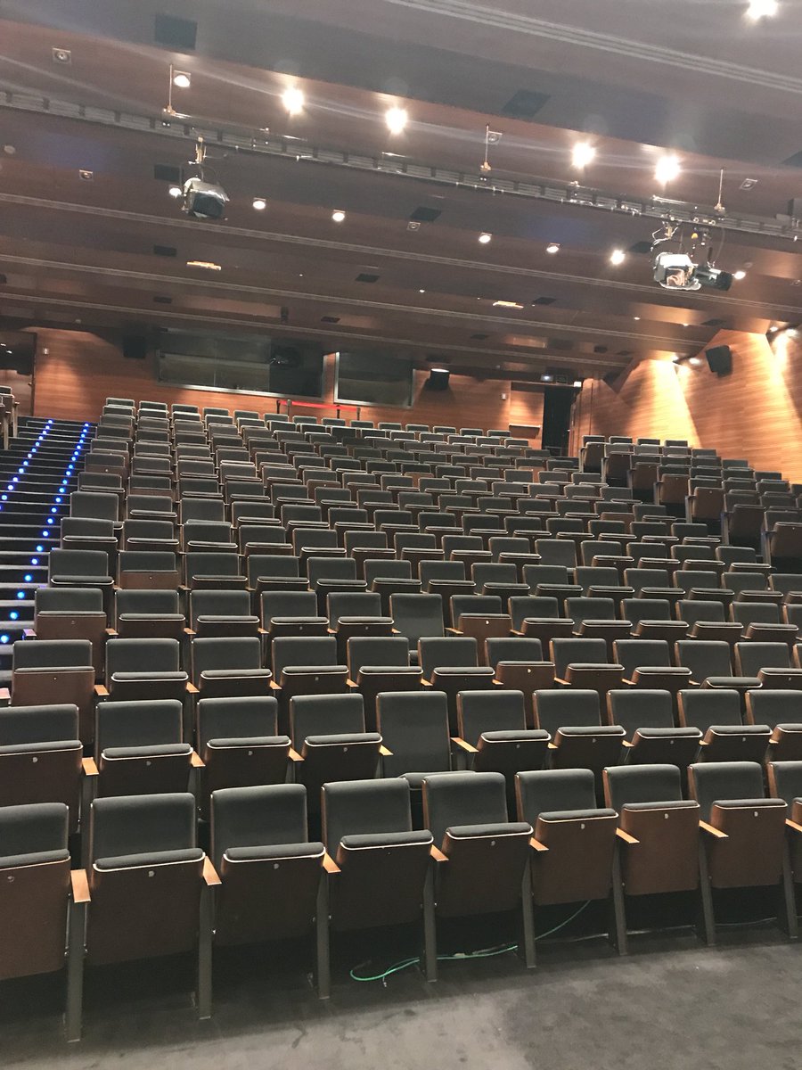 IbaiLlanos's tweet photo. Compartiendo un buen rato y una charla con toda la gente a la que no le ofende nada en twitter https://t.co/m6nj8LQb4D