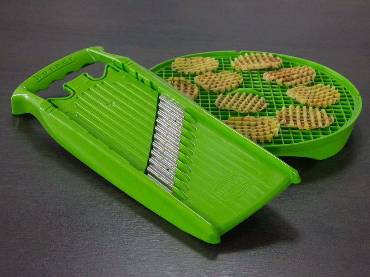 BoernerSocial's tweet photo. Knusprig lecker und ein echter Hingucker: Unsere Welle-Waffel Reibe PowerLine begeistert Jung und  Alt. #selbstgemacht https://t.co/pyxMa86FBe