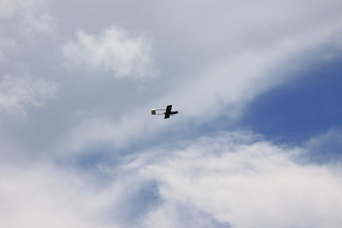 DrAEHeaton's tweet photo. Skimming through some of the #photos of Prospero at #Farnborough #FIA16 #FIA18 #drones #graphene #avgeek @FIAFarnborough @rafredarrows https://t.co/AQkUrrB21M