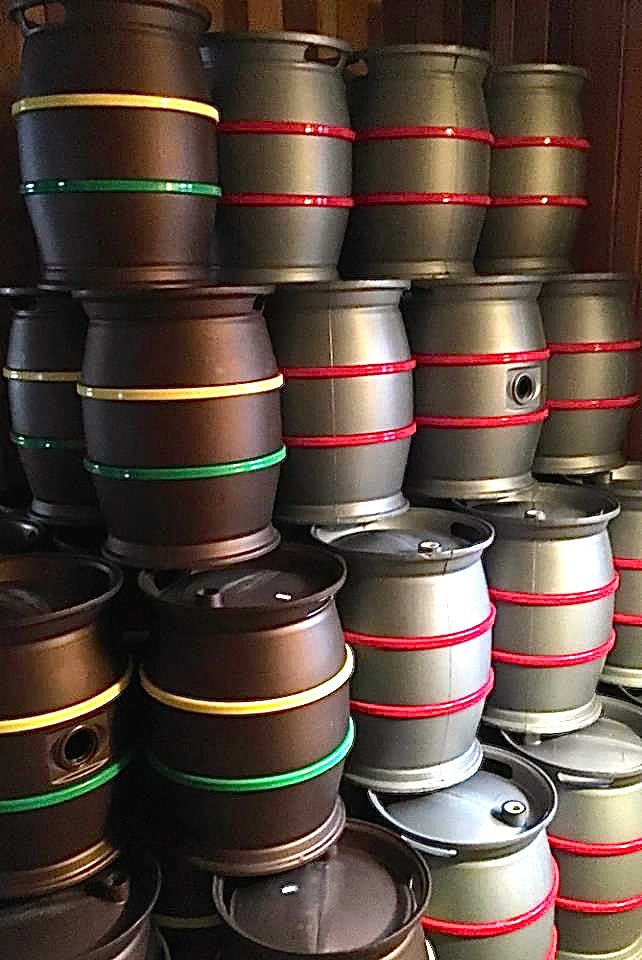 EmmeraldCask's tweet photo. New casks ready for November. Black or Silver. 36% cheaper than steel. 7 yr Warrantee. Finance available. #newbreweries #newcasks #brewers https://t.co/YuyaIrfXye