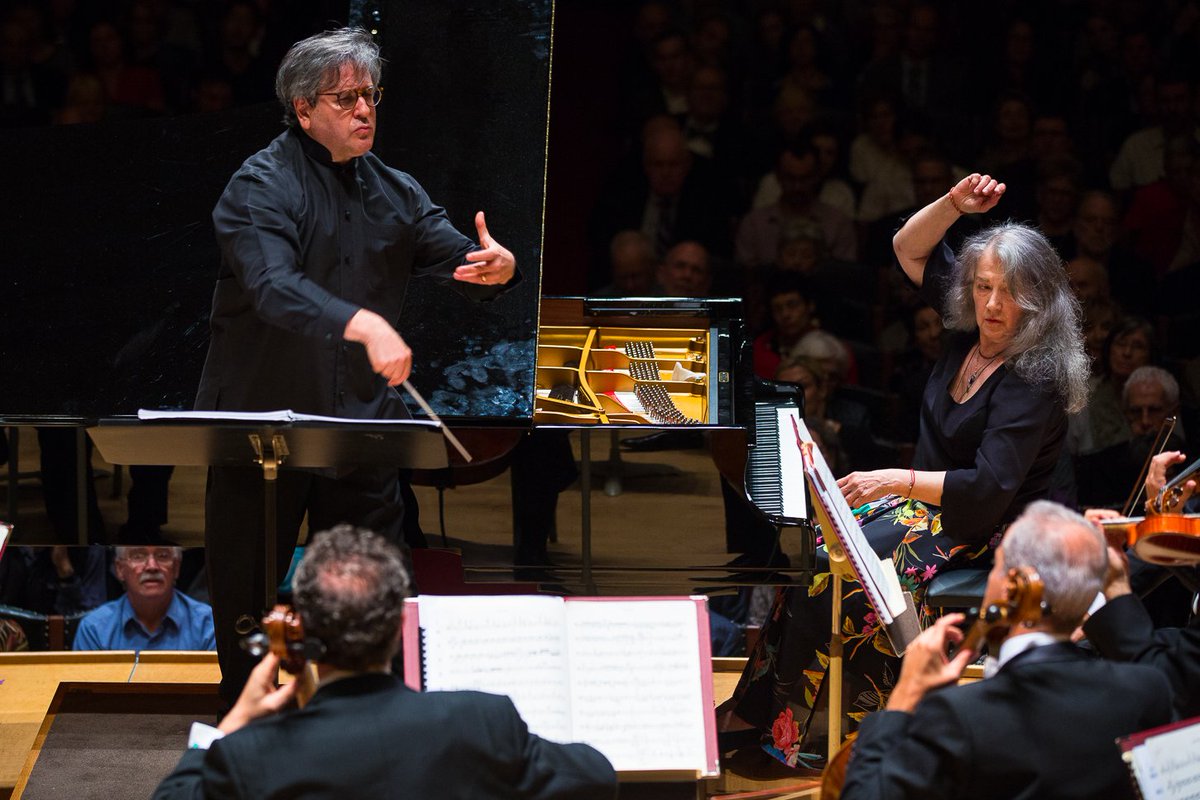 santa_cecilia's tweet photo. #santaceciliatour Orchestra di @santa_cecilia, Antonio Pappano e Martha Argerich alla #SymphonyHall di #Boston Tour Sponsor @EnelGroupIT https://t.co/Y3HF8I8Laf