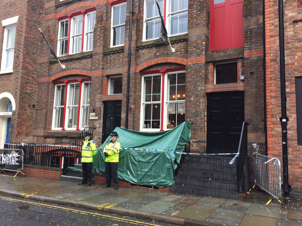 Chris_Chambo_'s tweet photo. Petition to get knife arches in bars around Liverpool is now up to 28,000.... you can sign it here >> https://t.co/dy75ffO3RZ #RIPSamCook https://t.co/QxWWIIndl7