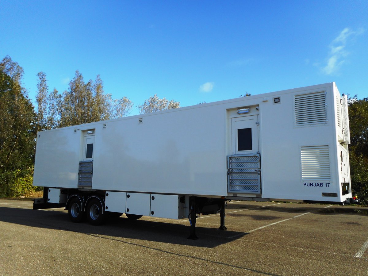 Burgtrailers's tweet photo. Weer een aantal Burg oplegger chassis met Lamboo Mobile Medical opbouw gereed voor levering....eindbestemming Zuid-Azië. #transport https://t.co/dEI2Jx8LQ0